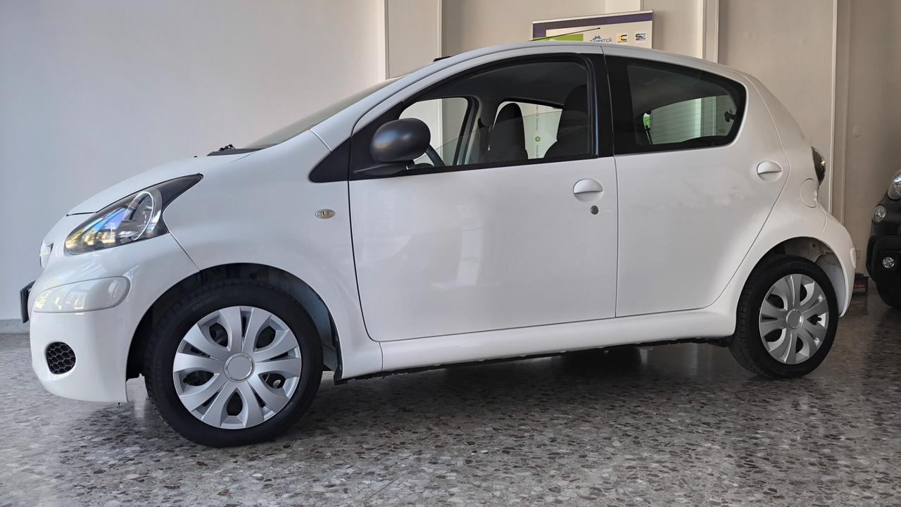 Toyota Aygo 1.0 12V VVT-i 5 porte Sol Connect