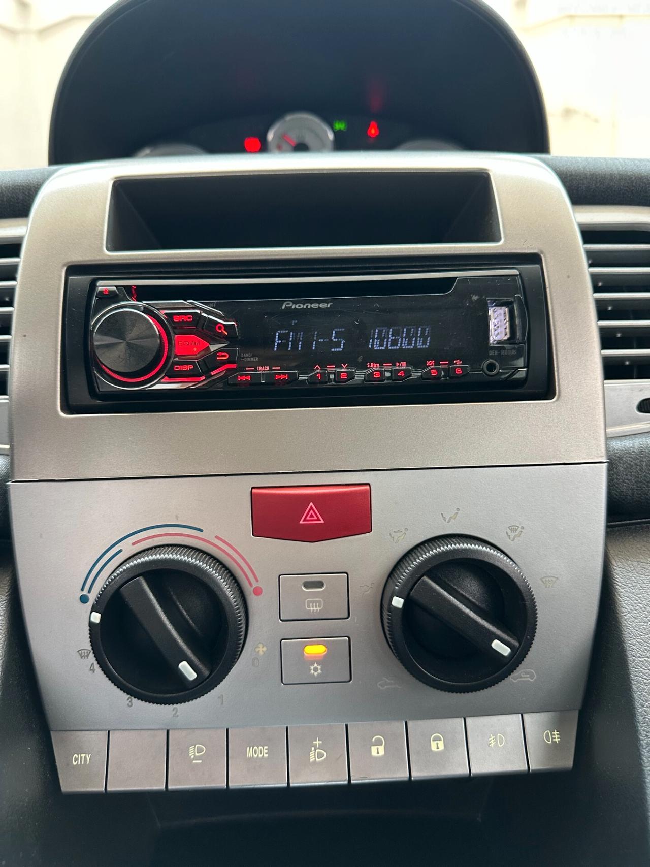 Lancia Ypsilon 1.2 Benz (Euro 5A), neopa, uni propriet, impeccabile