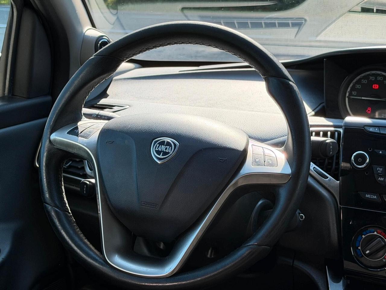 Lancia Ypsilon 1.2 69 CV 5 porte S&S Platinum E6