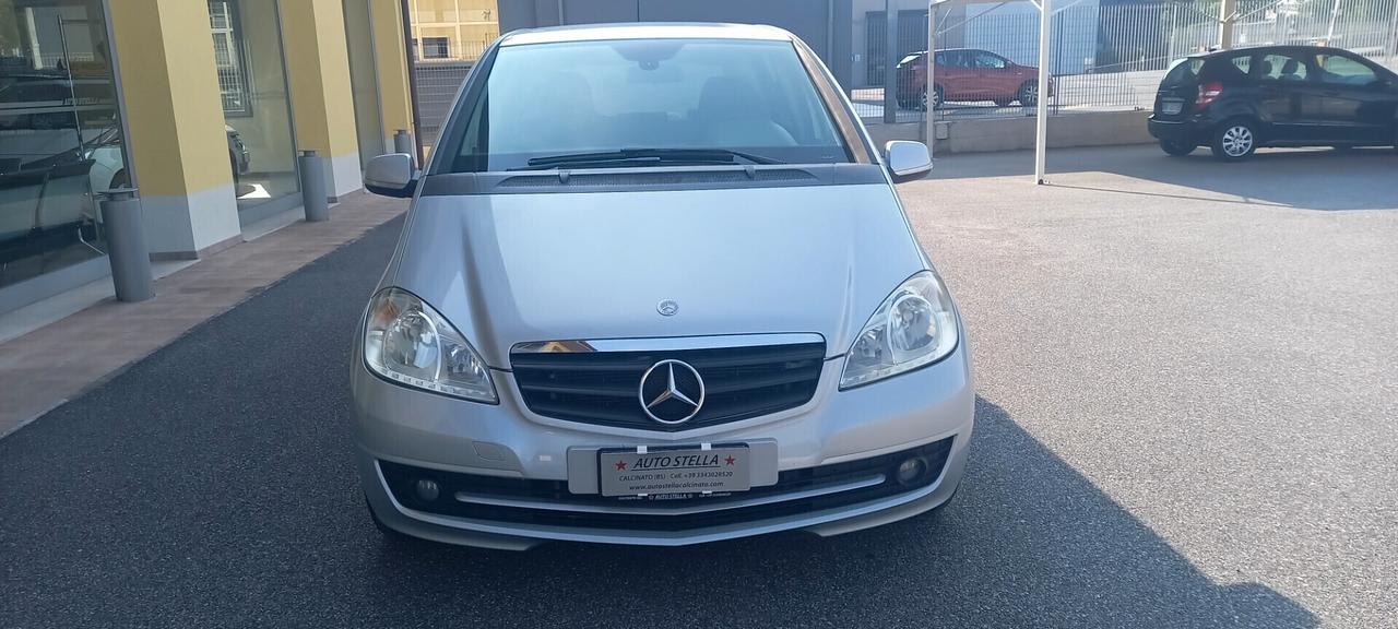 Mercedes-Benz Classe A 160 BlueEFFICIENCY Benzina cc. 1.5 CV. 95 - 5 Porte 5 Posti Euro 5 Utilizzabile anche per i Neopatentati.