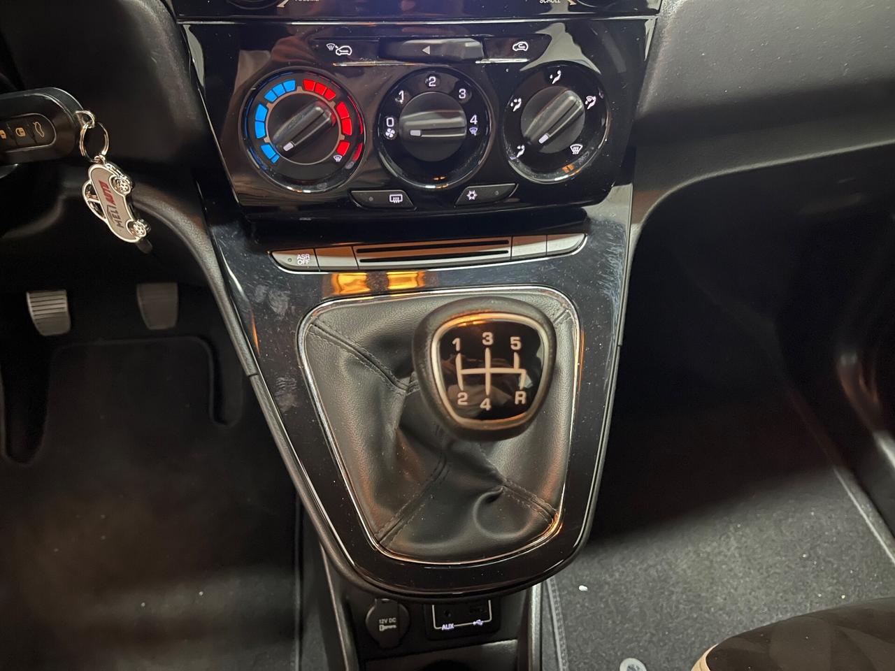 Lancia Ypsilon 1.2 Benzina 69 CV Platinum