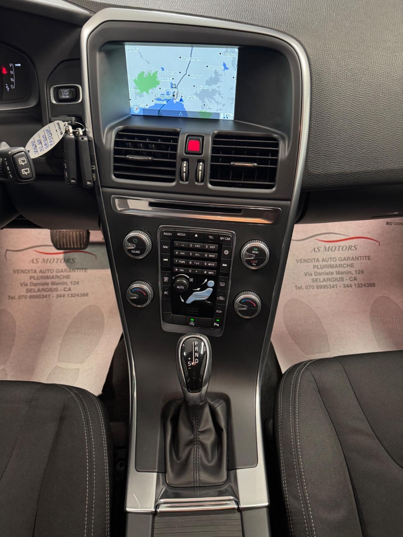 Volvo XC60 D4 R-design Momentum