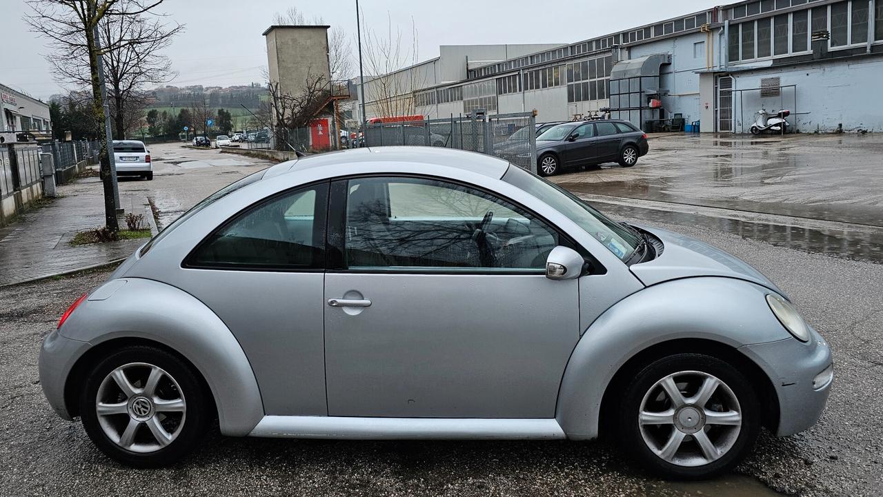 Volkswagen New Beetle 1.9 TDI 101CV