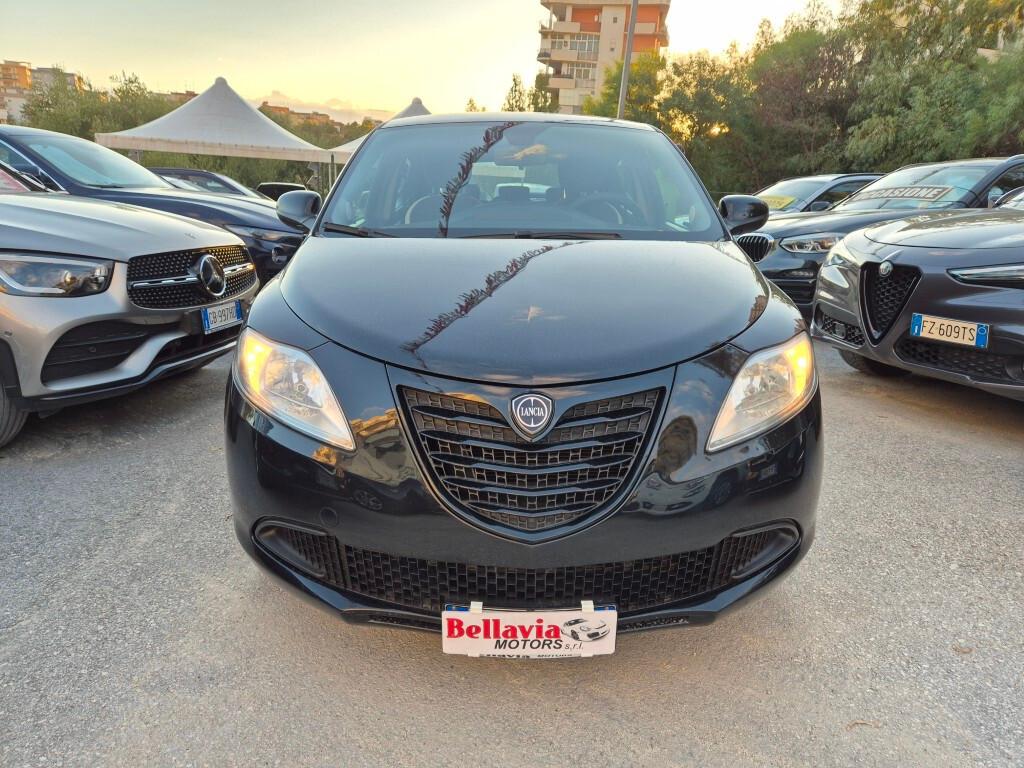 Lancia Ypsilon 1.2 69 CV 5p UNICOPROPRI