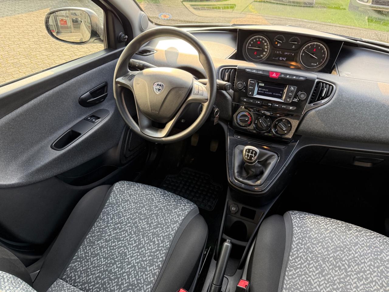 Lancia Ypsilon 1.2 69 CV 5 porte GPL Ecochic Platinum