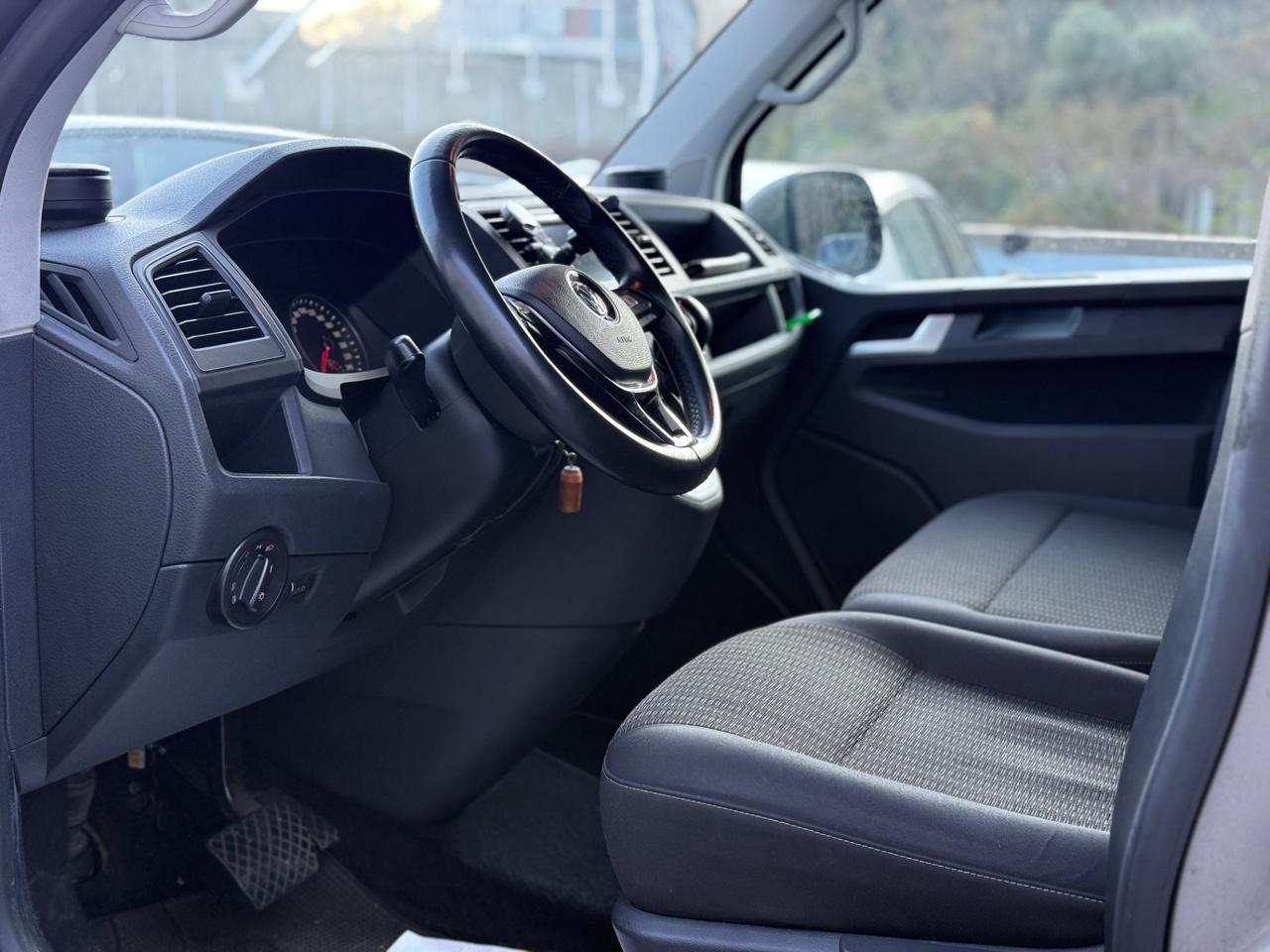 Volkswagen Caravelle 2.0 TDI 150CV DSG 9 posti