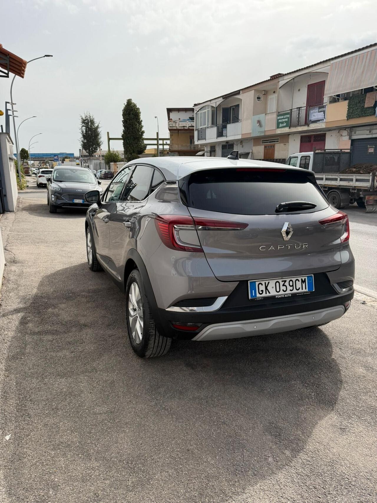 Renault Captur II 2022 1.0 tce Intens Gpl 100cv my21