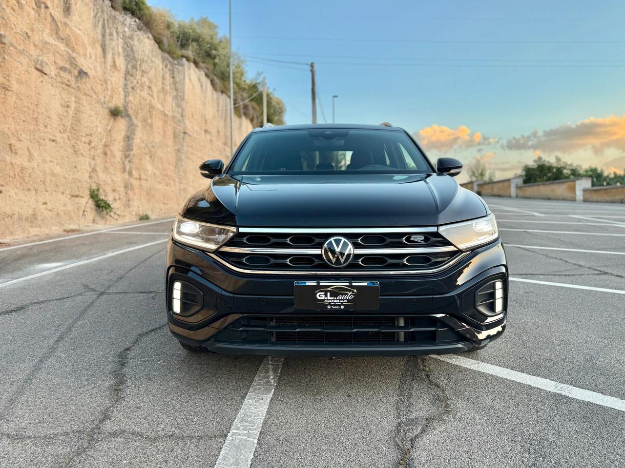Volkswagen T-Roc R-LINE/2.0 150 CV/18"/FULL LED/CAR PLAY