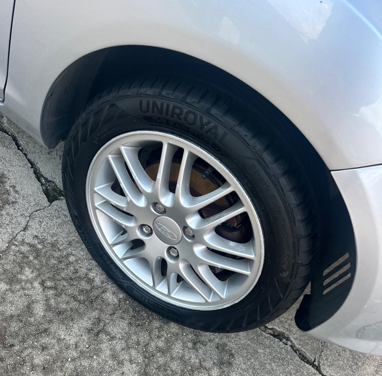 Ford Fiesta 1.2 BENZ 82 CV 5 porte Titanium