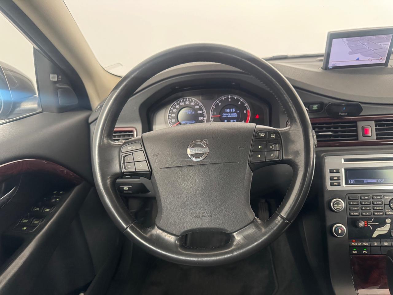Volvo V70 2.4 D5 Summum
