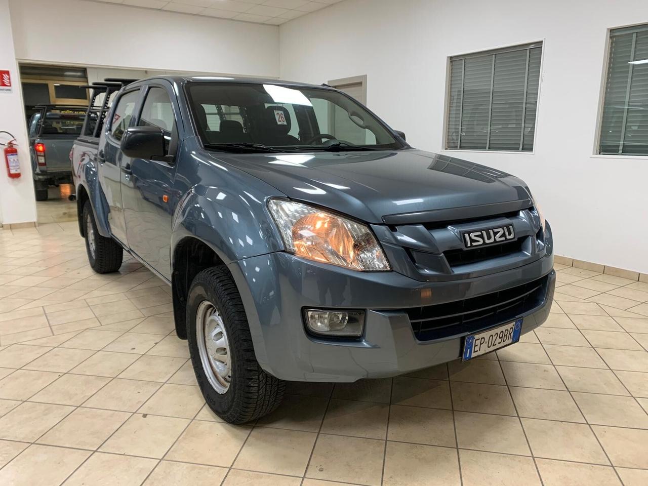 Isuzu D-Max 2.5 Crew Cab Solar 4WD