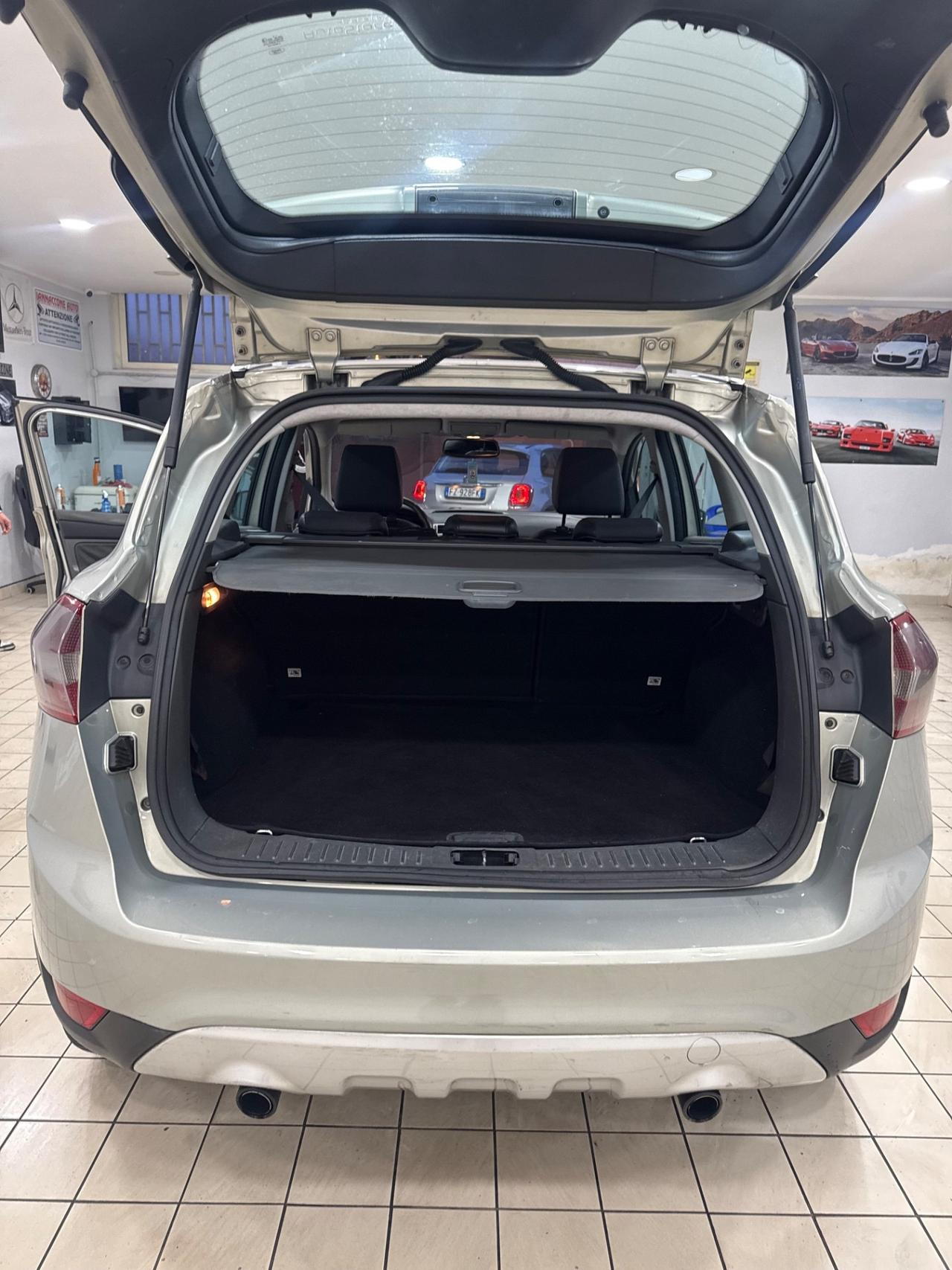 Ford Kuga 2.0 TDCi 4x4 titanium