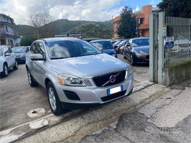 VOLVO - XC60 - D4 AWD Momentum