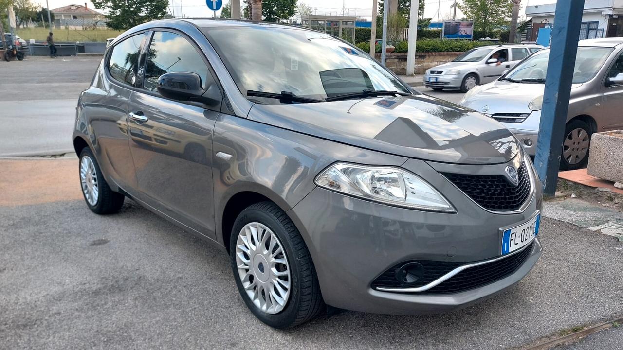 Lancia Ypsilon 1.2 69 CV 5 porte GPL Ecochic Gold