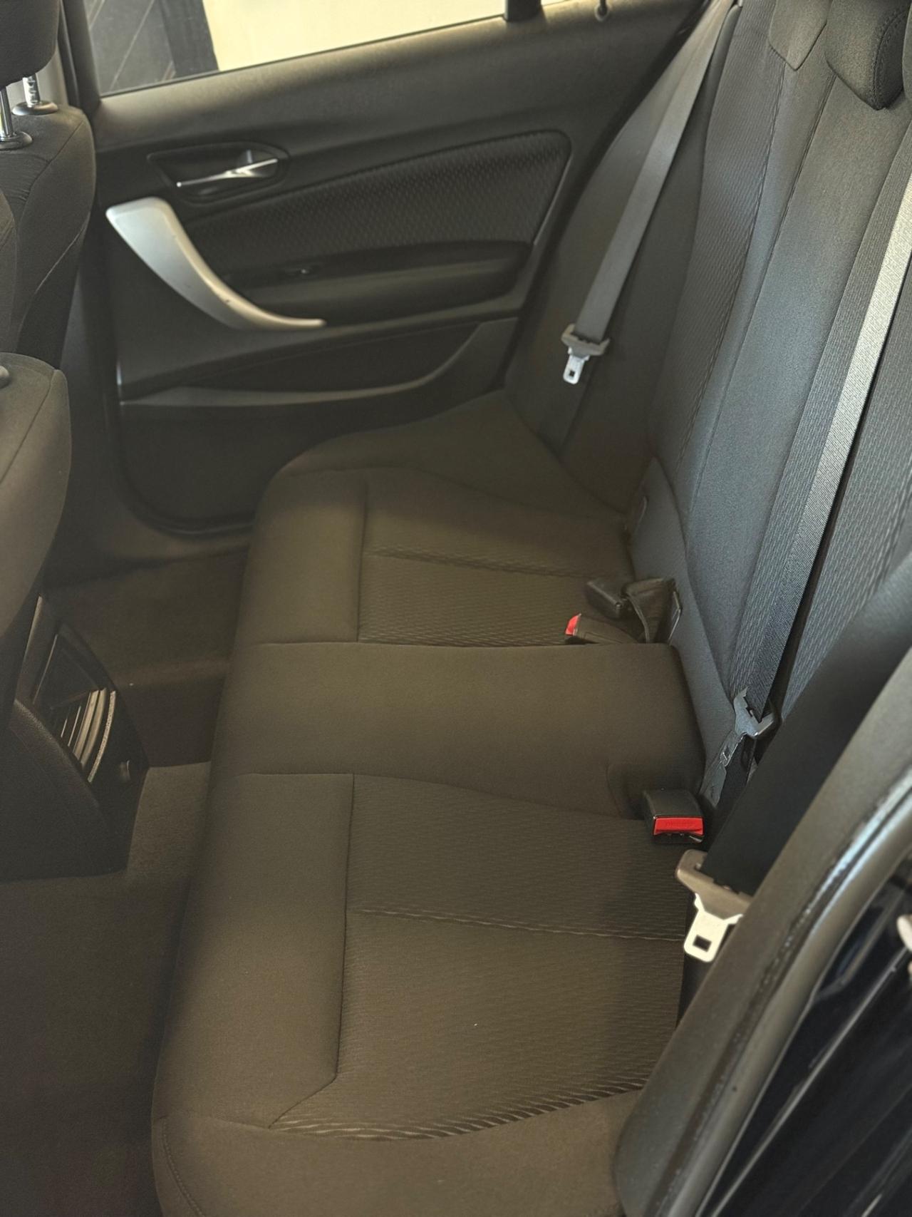 Bmw 116 116d 5p. Advantage