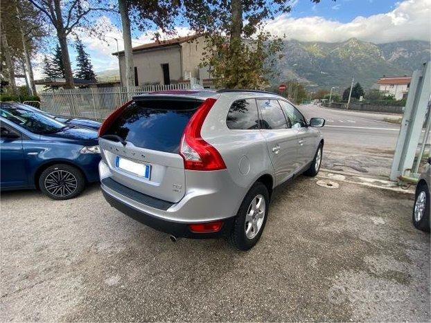 VOLVO - XC60 - D4 AWD Momentum