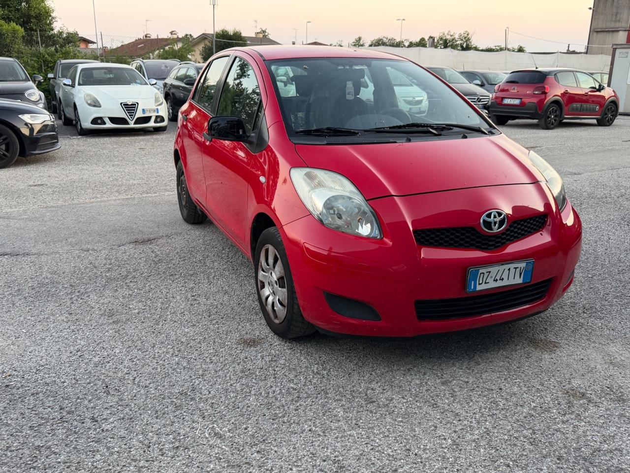 Toyota Yaris 1.0 5 porte