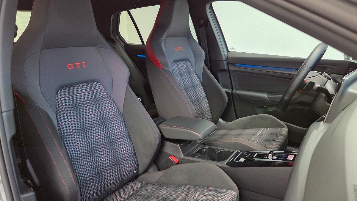 Volkswagen Golf GTI Golf 2.0 TSI GTI