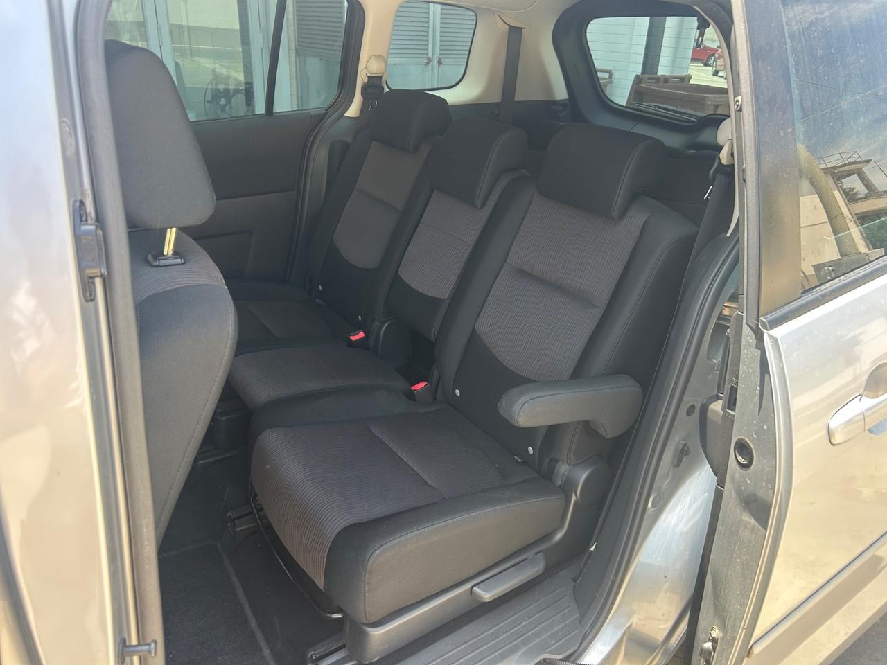 Mazda 5 Mazda5 2.0 7 POSTI