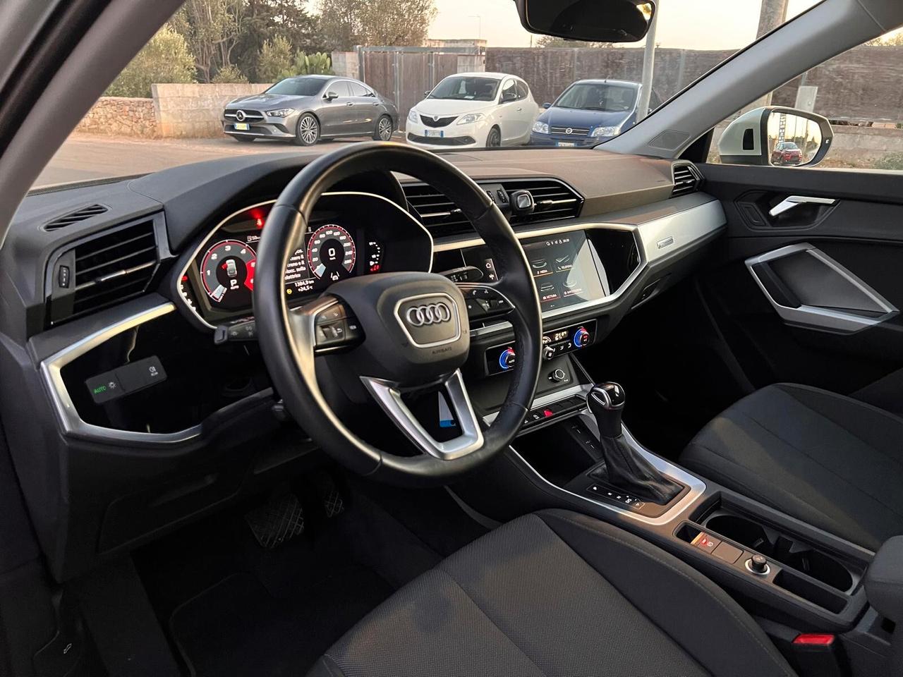 Audi Q3 SPB 35 TDI S tronic Business plus