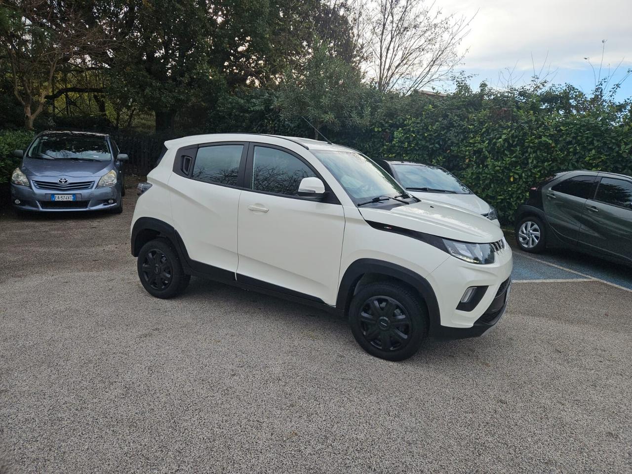 Mahindra KUV100 1.2 VVT K6+