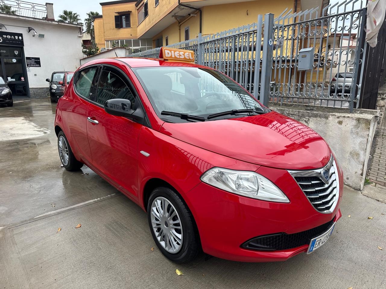Lancia Ypsilon 1.3 MJT 16V 95 CV 5 porte S&S Silver