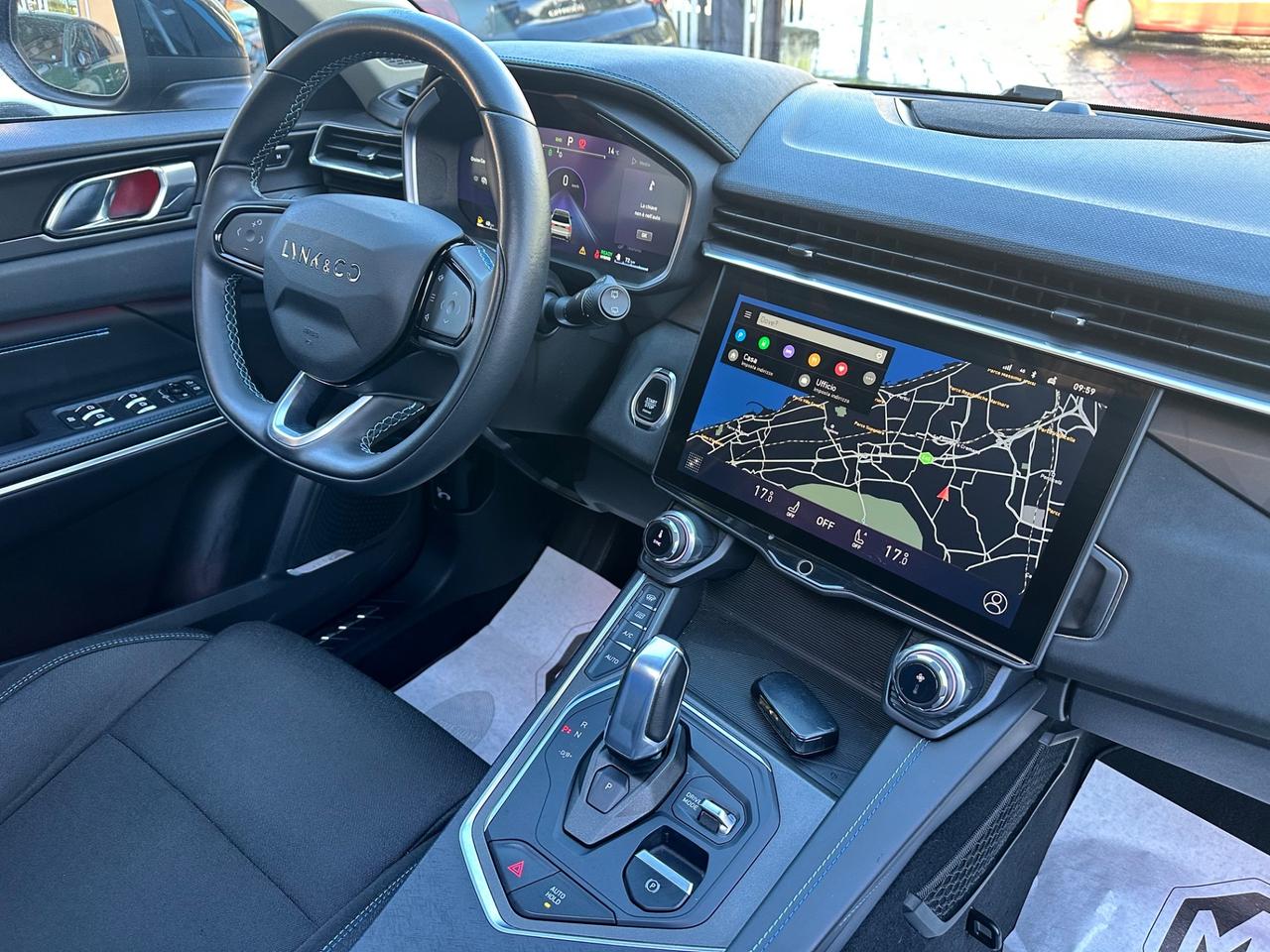 Lynk&co 01 PHEV More NO VINCOLI