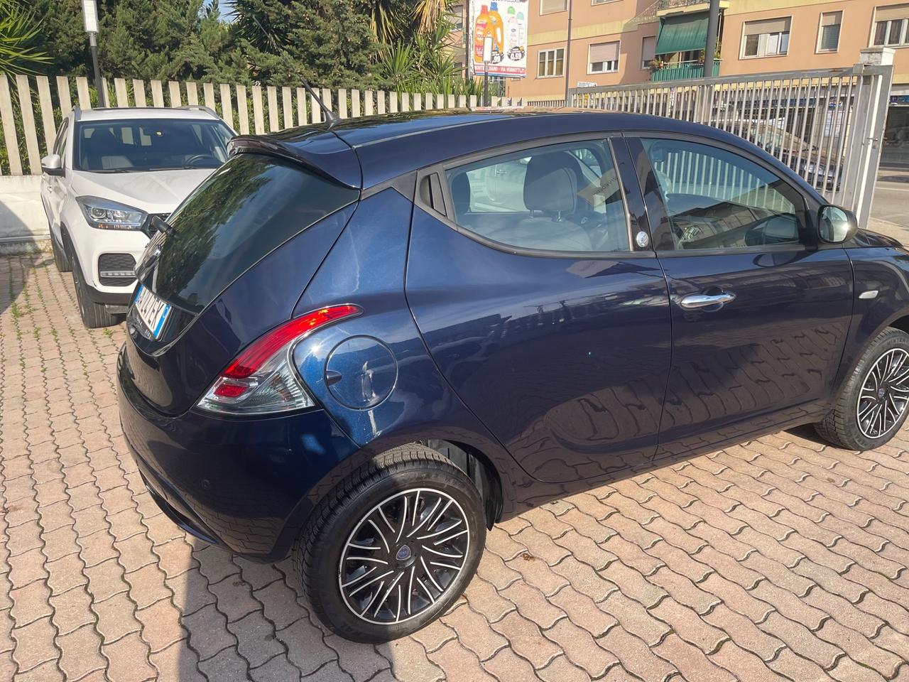 Lancia Ypsilon 1.2 69 CV 5 porte GPL Ecochic Gold