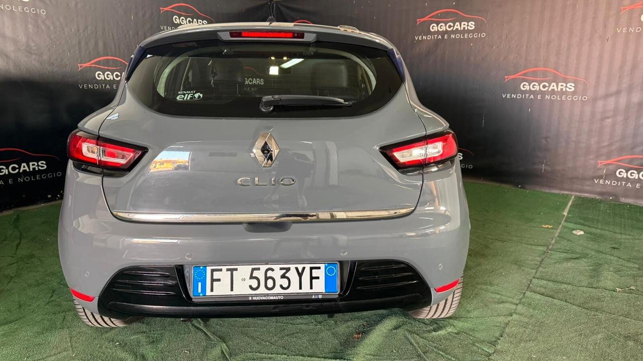 Renault Clio dCi 8V 90 CV 5 porte Moschino Intens