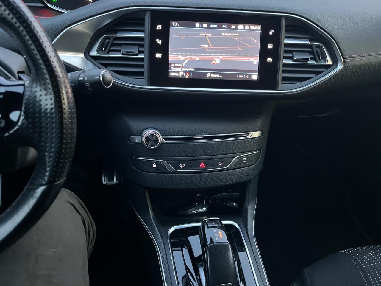 PEUGEOT 308 - GT LINE