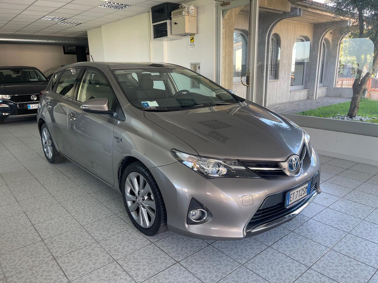 Toyota Auris 1.8 Hybrid Lounge