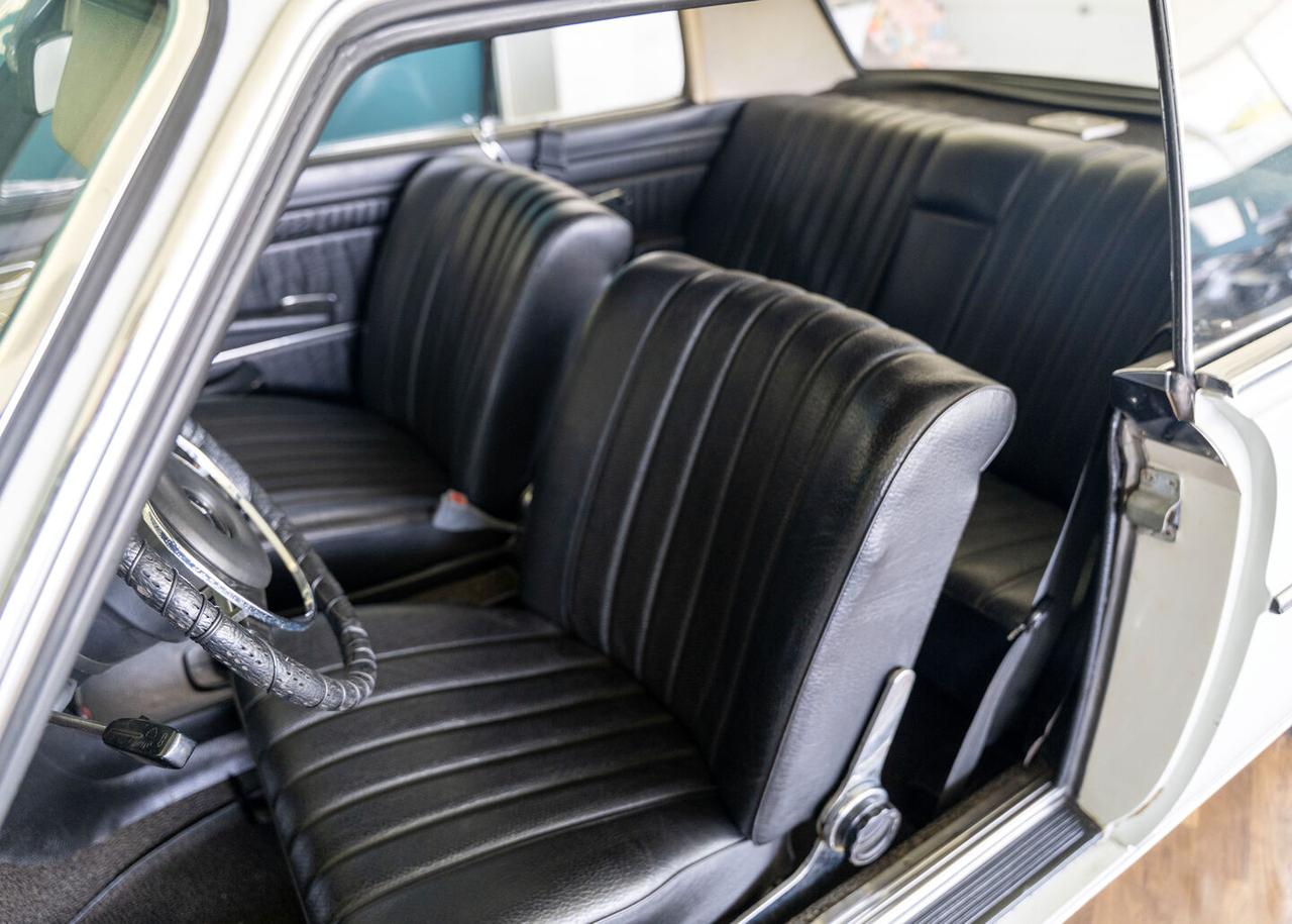 Mercedes 190 Mercedes 250 CE COUPE'