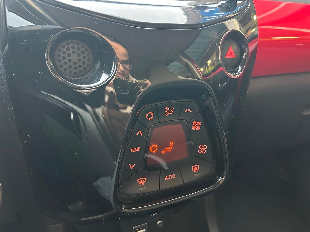 Toyota Aygo 1.0 VVT-i 69 CV x-play AUTOMATICO