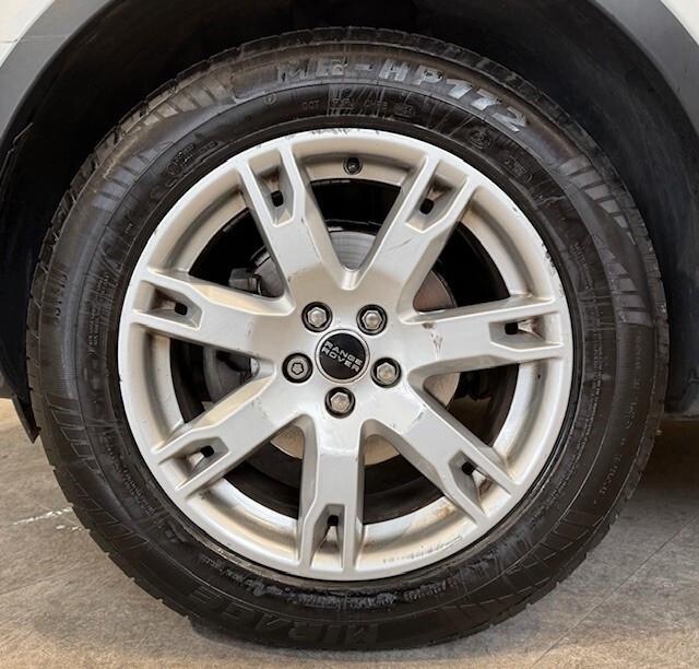 Land Rover Range Evoque 2.2 TD4 5p. Pure
