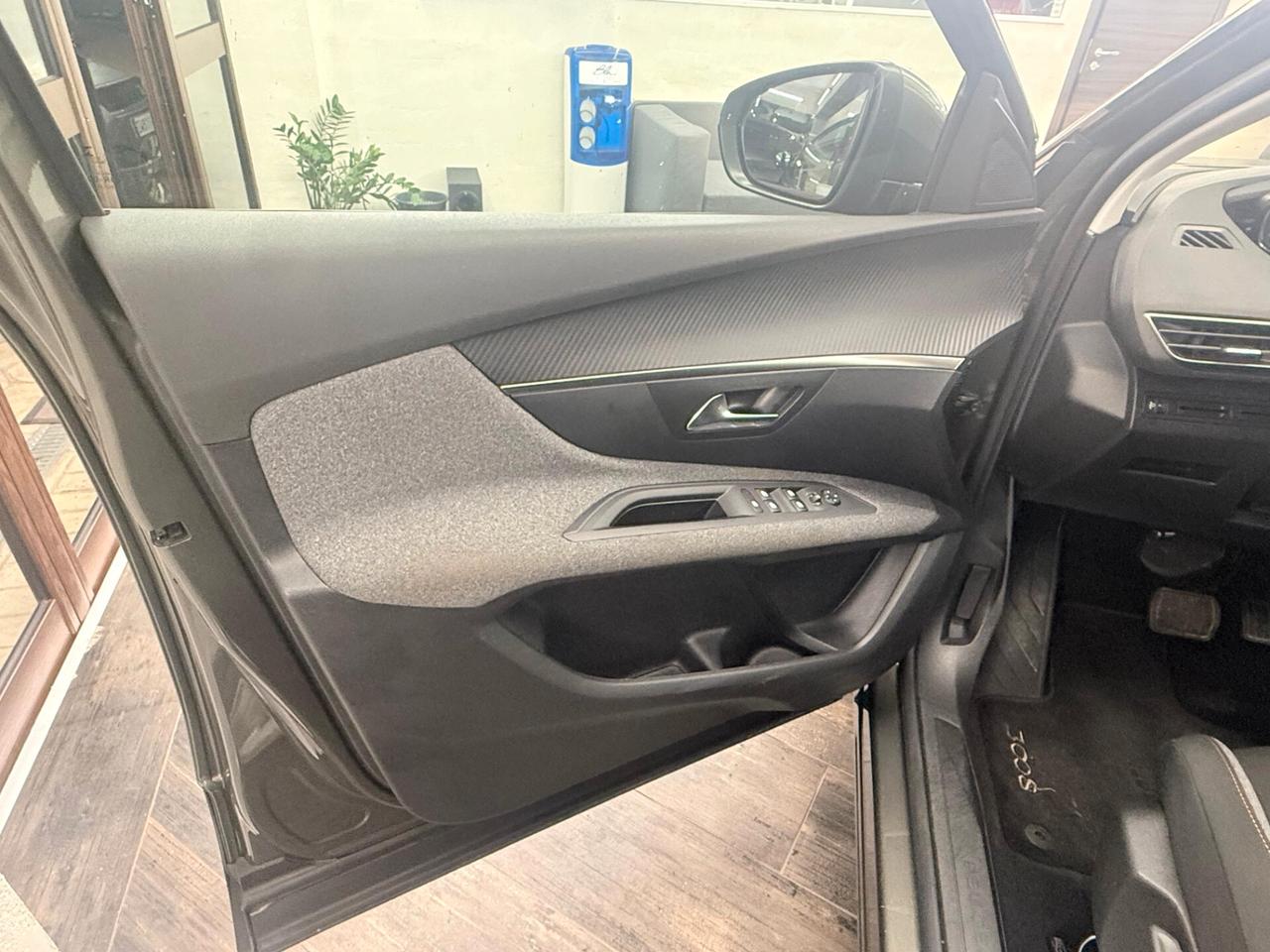 Peugeot 3008 BlueHDi 130 S&S EAT8 Business