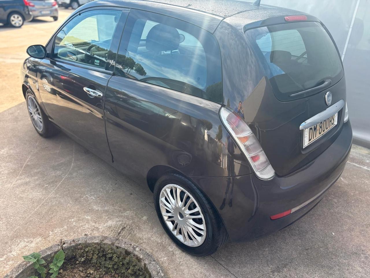 Lancia Ypsilon 1.4 Argento