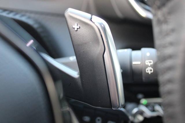 Peugeot 2008 1.2 Allure s&s 130cv eat8 con Navigatore e Carplay
