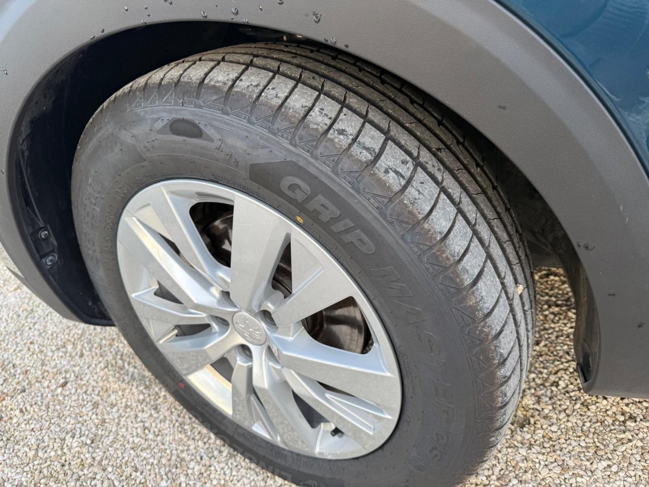 Peugeot 3008 1.5 HDI C/AUTOMATICO
