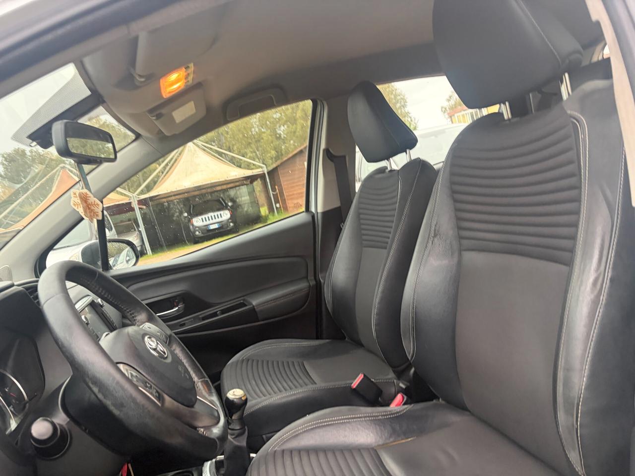 TOYOTA YARIS 1.0 69CV ANNO 2015 5 PORTE