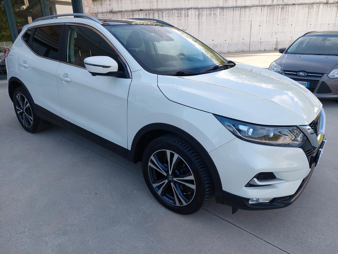 Nissan Qashqai 1.6 dCi 131CV TETTO P.