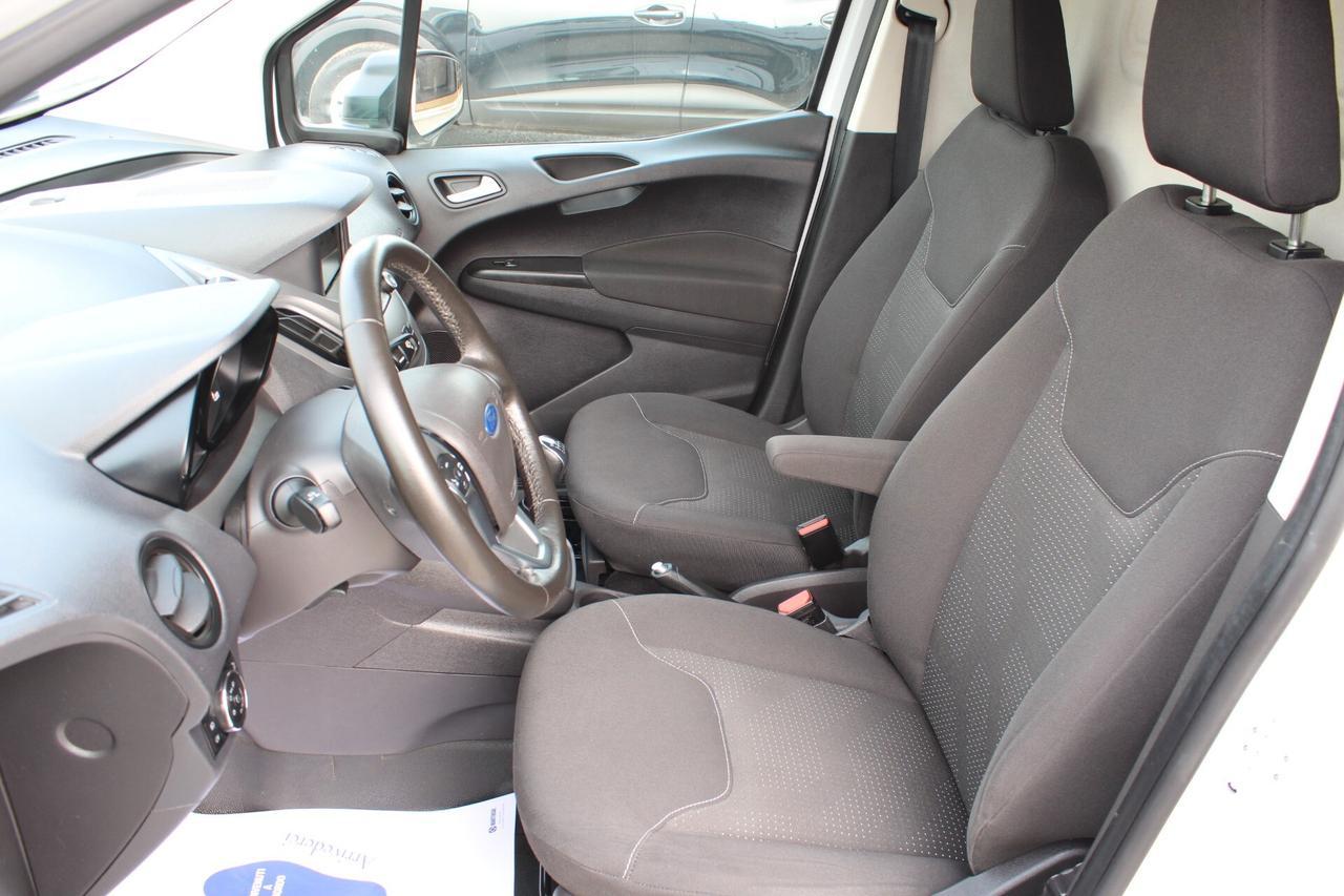 Ford TRANSIT COURIER