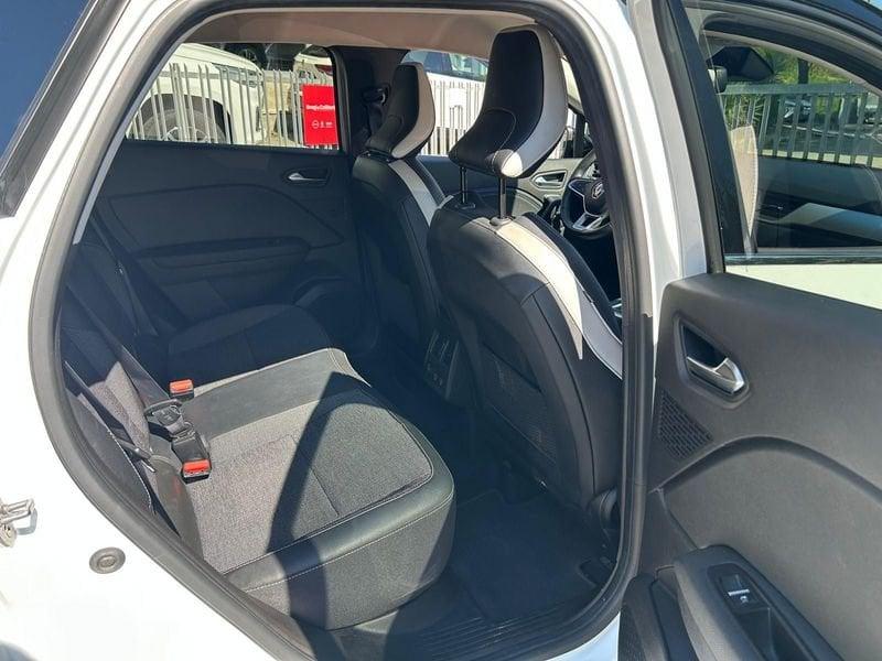 Renault Captur E-Tech hybrid 1.6 E-TECH HEV 145 TECHNO AUTO