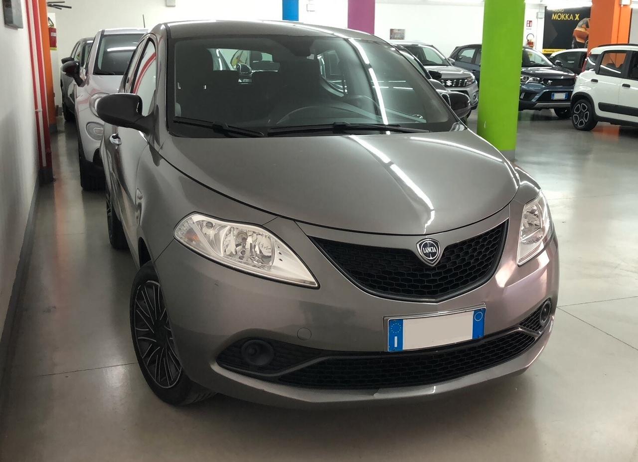 Lancia Ypsilon 1.2 69 CV 5 porte S&S Gold