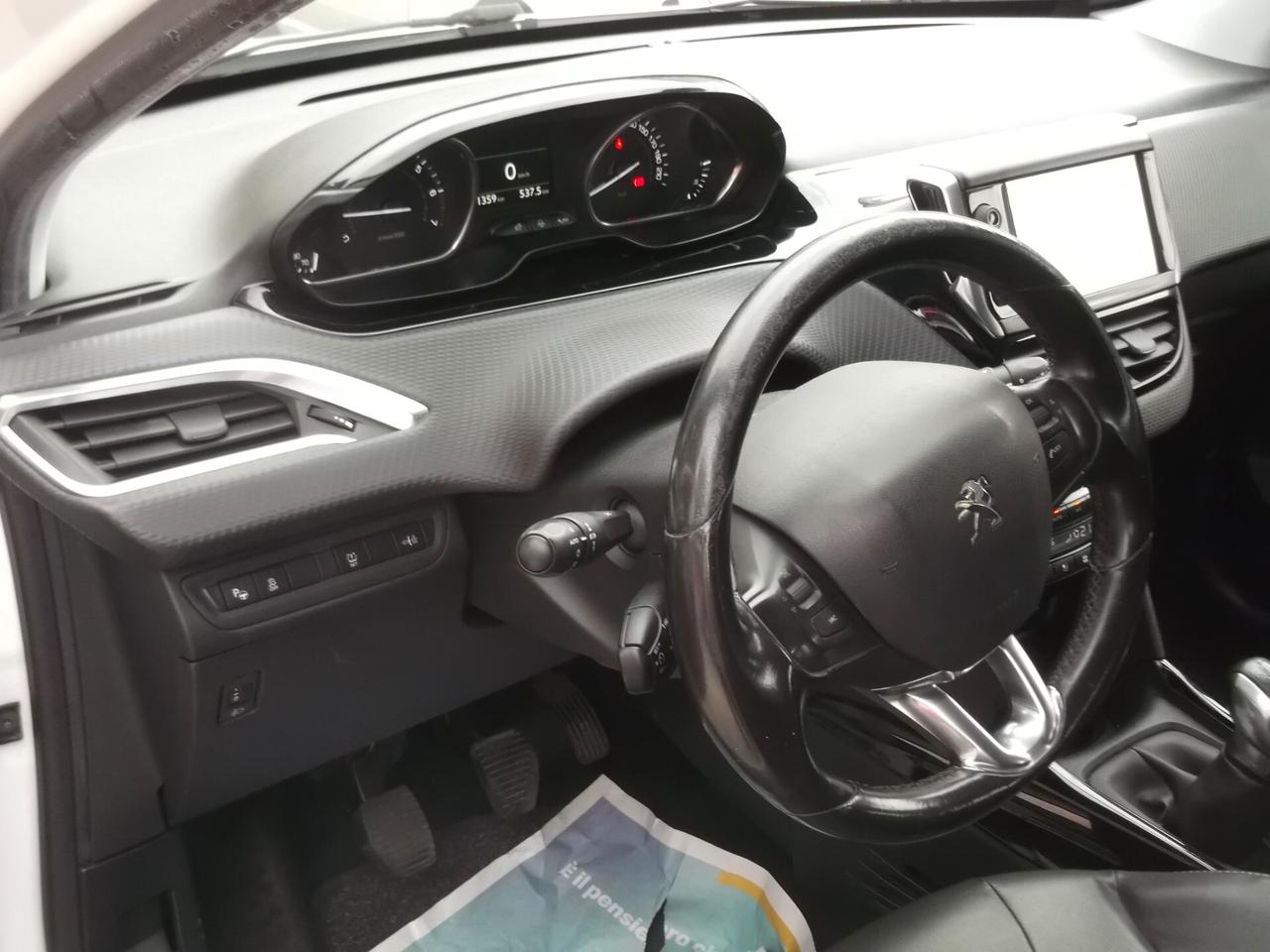 Peugeot 2008 PureTech 82 Allure - 01