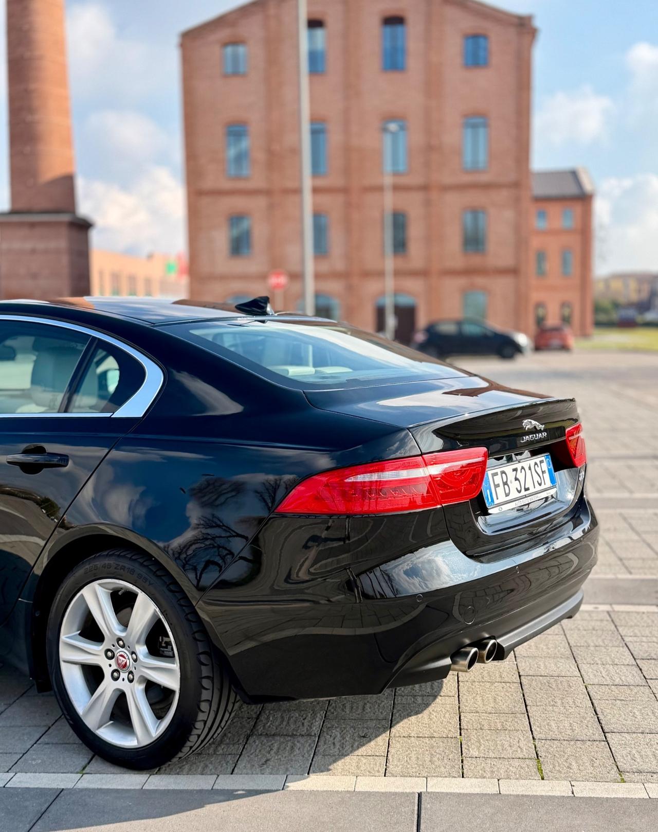 Jaguar XE 2.0 D Turbo aut. Prestige