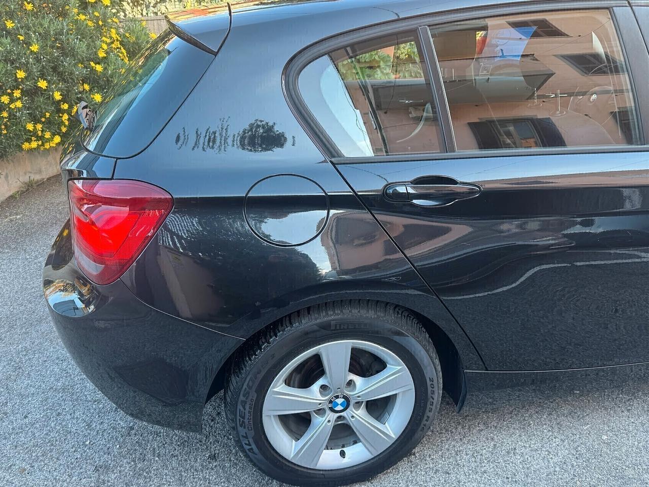 Bmw 116d 5p. Unique