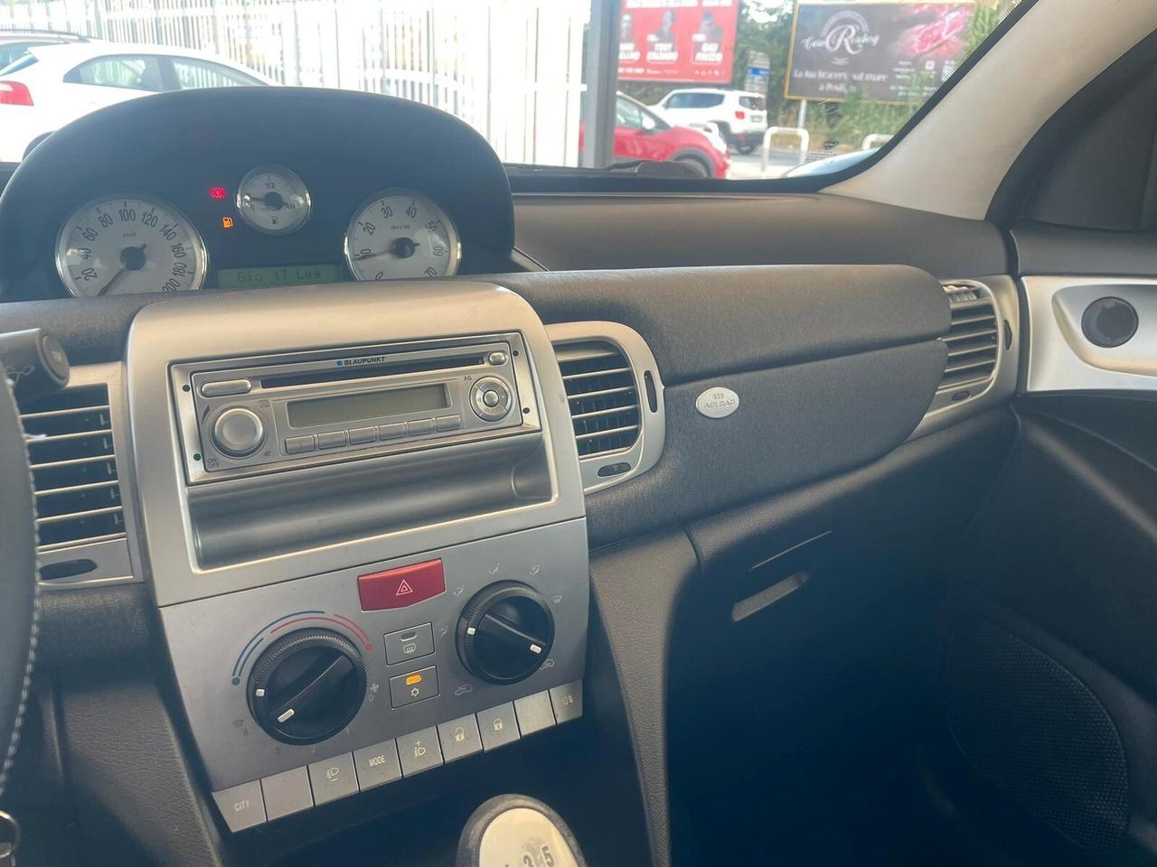 Lancia Ypsilon 1.2 Versus