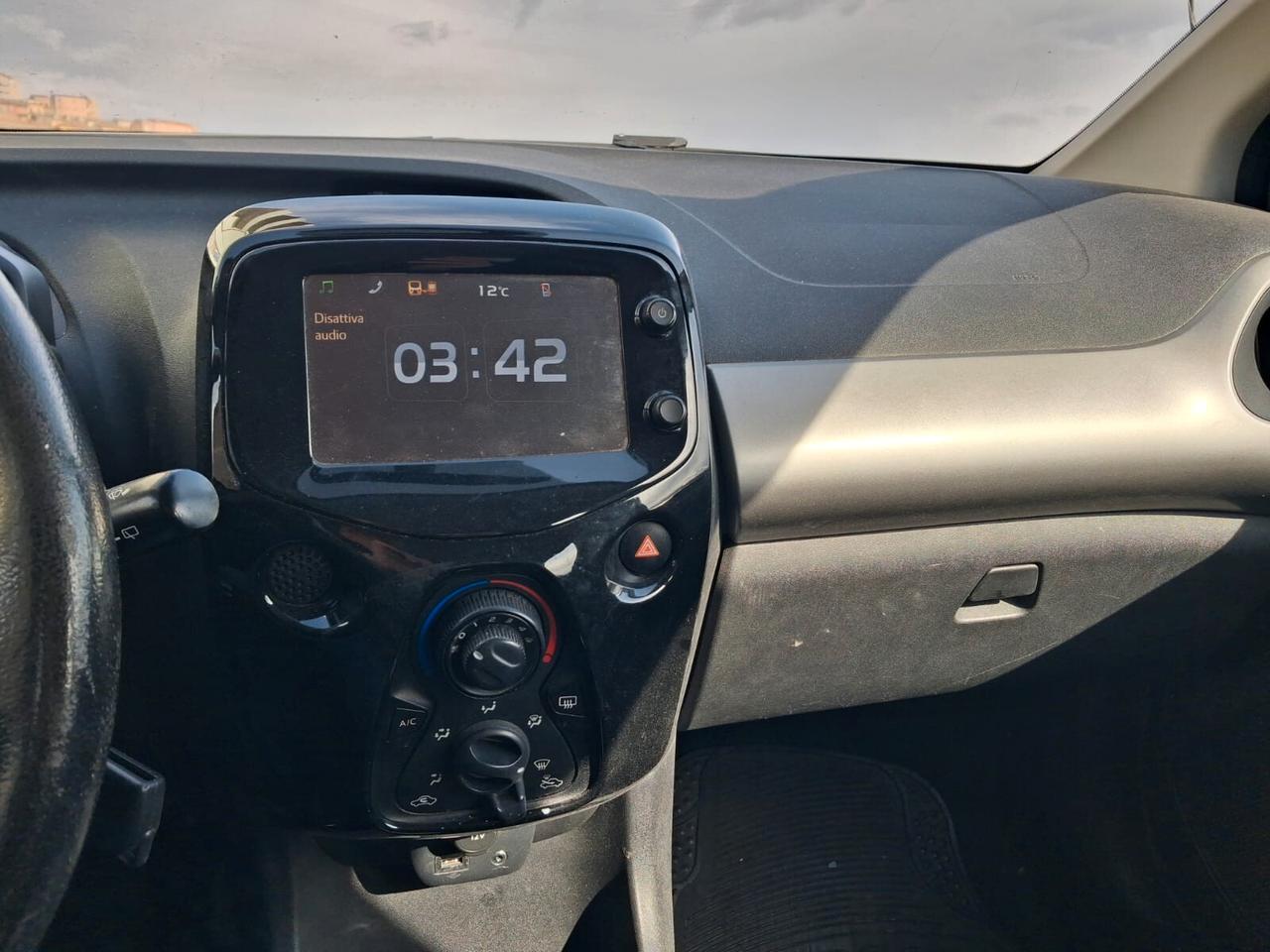 Peugeot 108 VTi 82 CV 5 porte Allure