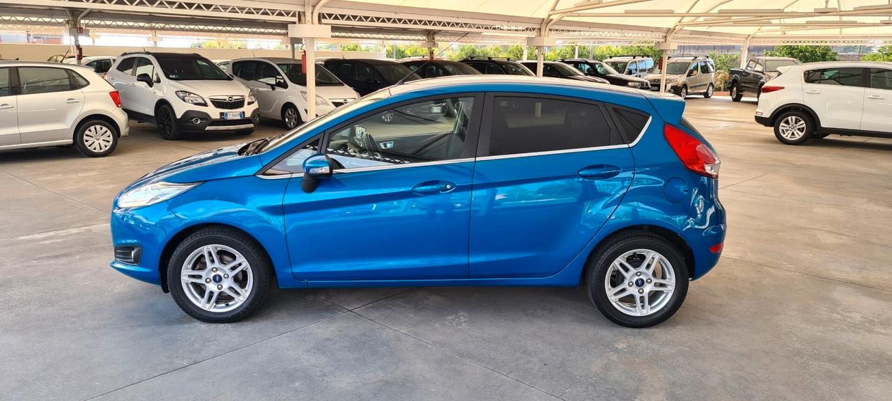 Ford Fiesta 1.4 BenzGPL Titanium