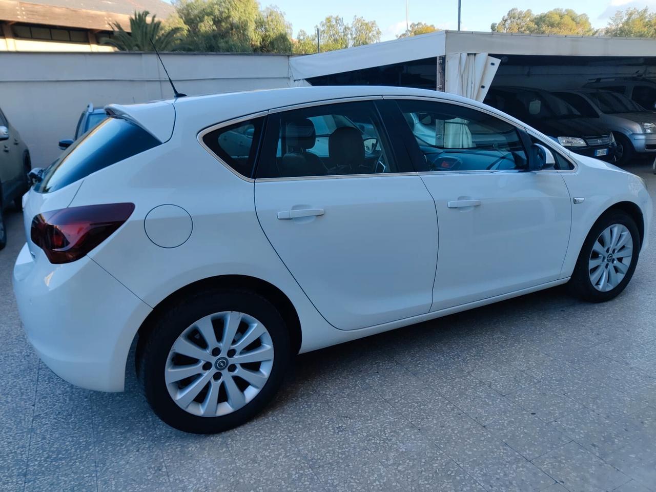 Opel Astra 1.7 CDTI 110CV 5 porte Cosmo